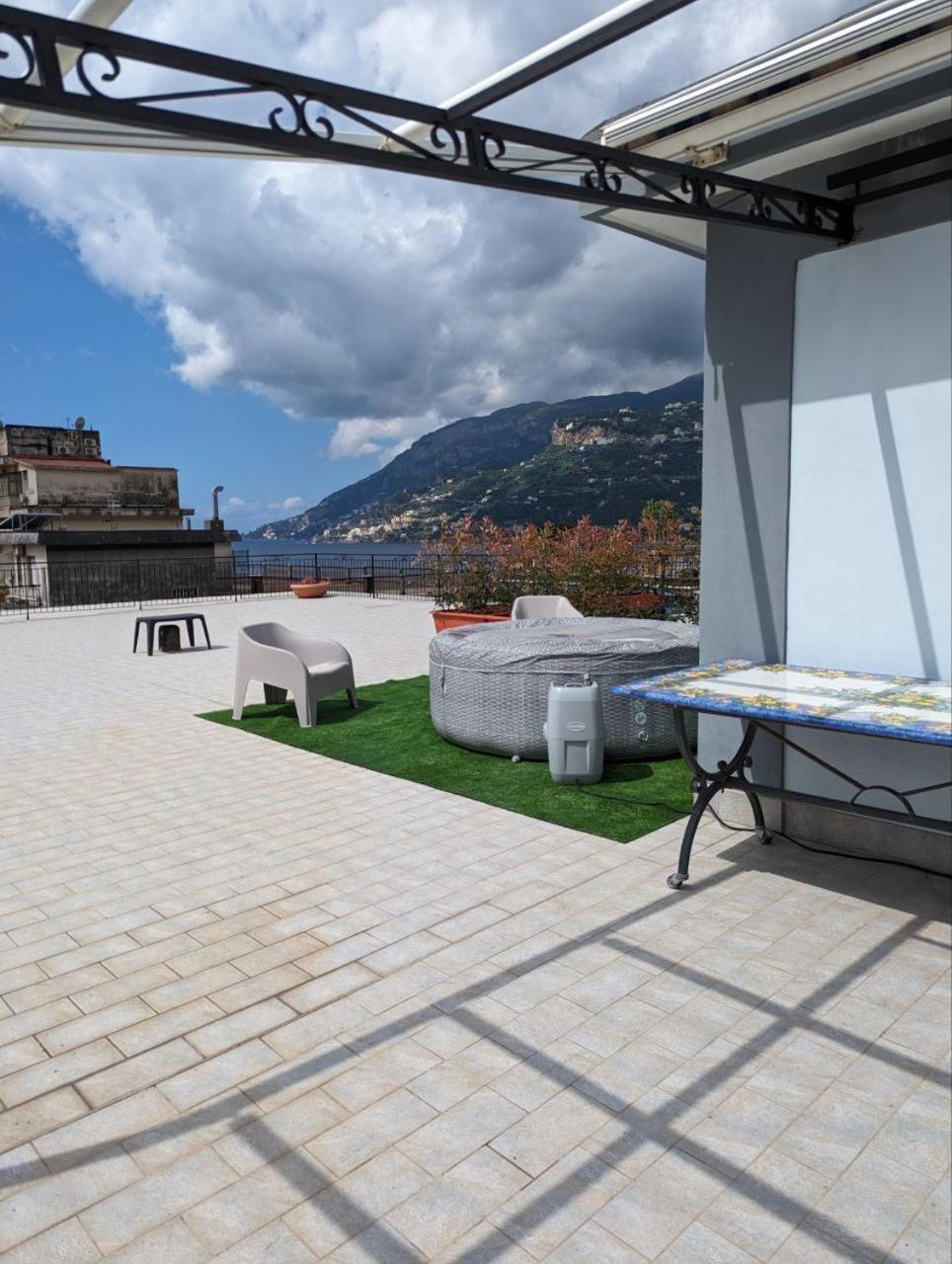 Piccolo Appartamento Con Grande Terrazzo Panoramico Maiori Ngoại thất bức ảnh