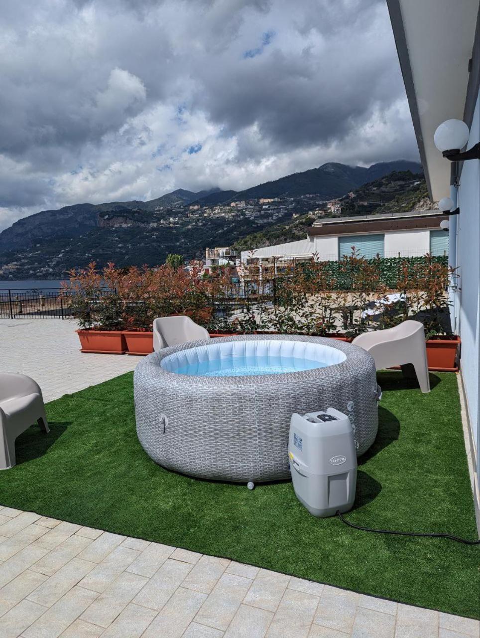 Piccolo Appartamento Con Grande Terrazzo Panoramico Maiori Ngoại thất bức ảnh